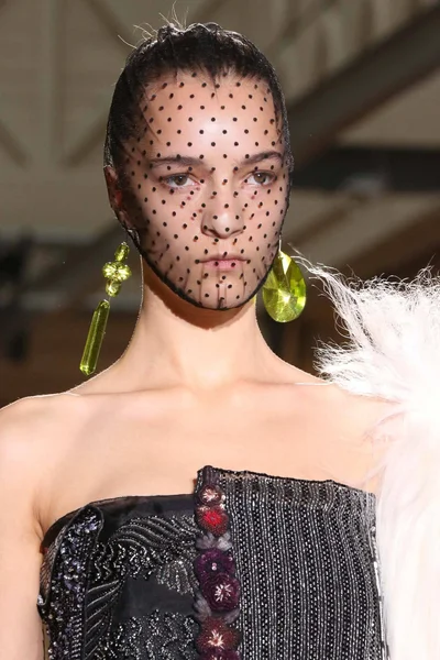 Look 75